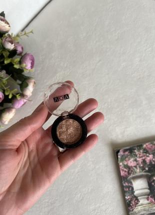 Коричневые шиммерные тени для век бронзер