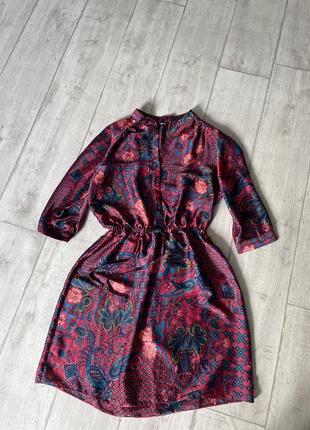 Атласна коротка сукня