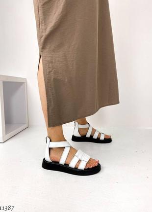 Босоніжки шкіра