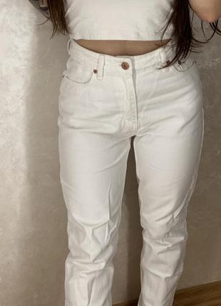 Белоснежные джинсы3 фото
