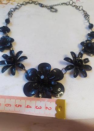 Колье черные цветы 4