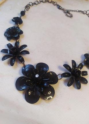 Колье черные цветы 9