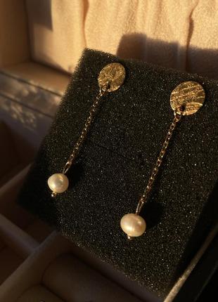 Сережки-пусети із медичної сталі в позолоті  з перлами, сережки-підвіски, сережки з натуральними перлинами5 фото
