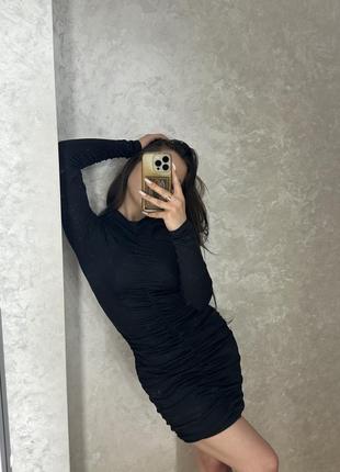 Маленька чорна сукня1 фото