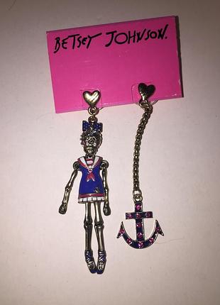 Серьги морячка череп якорь betsey johnson