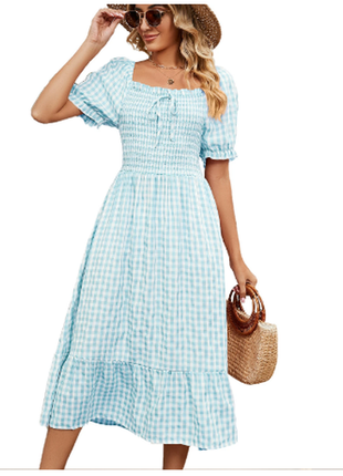 Сукня в пейзанському стилі