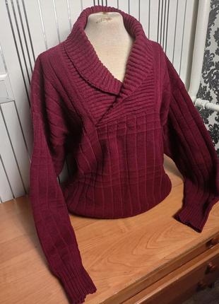 Свитер малиновый