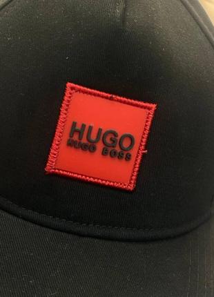 Чоловічий спортивний костюм з шортами в стилі hugo boss чорний з червоним котоновий костюм3 фото