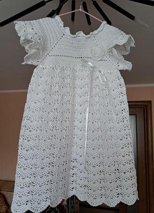 Нарядна біла сукня