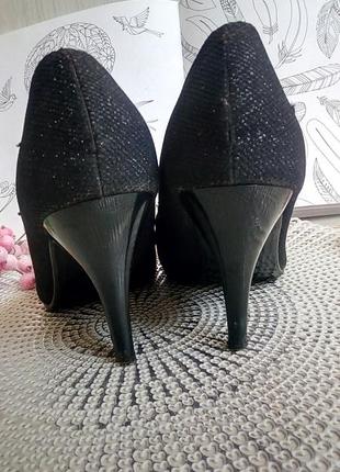 Туфли черные с серебристым мерцанием 39 размер стелька 25,4 см каблук 9 см3 фото