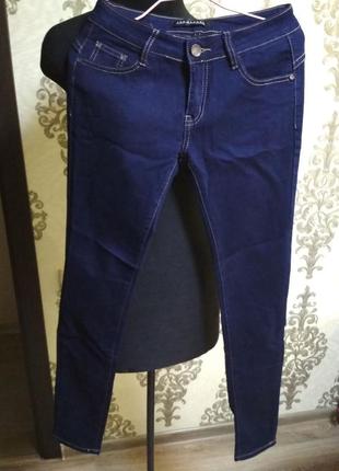 Продам джинсы новые top secret