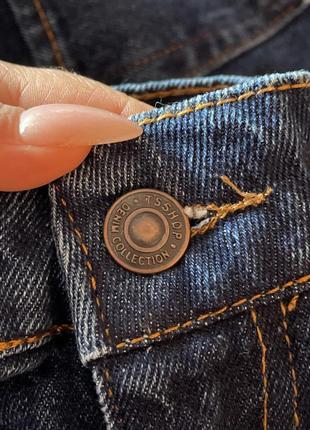 Плотные джинсы с необработанными штанишками3 фото