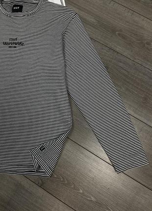 Стильный лонгслив huf royale long sleeve striped t-shirt with embroidered logo6 фото