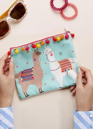 Косметичка лима лама с помпонами