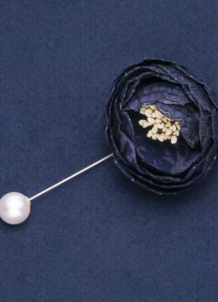 Брошь-булавка с цветком из ткани "пион" темно-синий d-4см l-9см1 фото