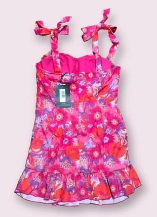 Нова!грайлива квіткова корсетна сукня – міні зі зборкою стяжкою/плаття pretty little thing6 фото