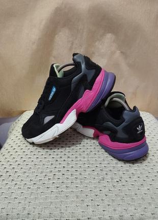 Шкіряні кроссовки adidas