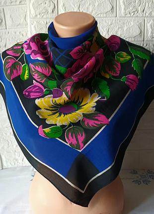 Хустка вінтаж із домашньої шафи