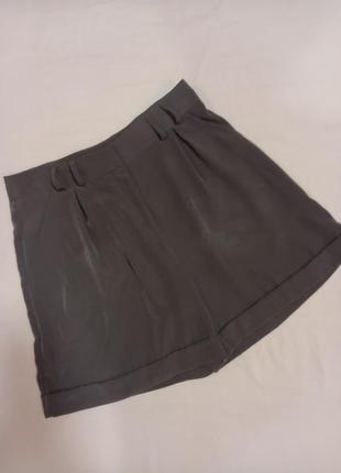 Трендові стильні гарні шорти