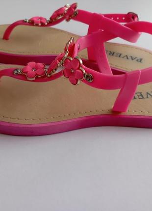 Яскраві жіночі в'єтнамки pavers