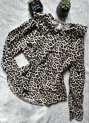 Рубашка-блуза с обьемным воротом ,леопард h&m