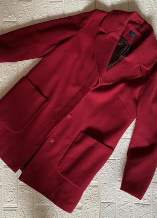 Пальто осеннее цвета бургунди