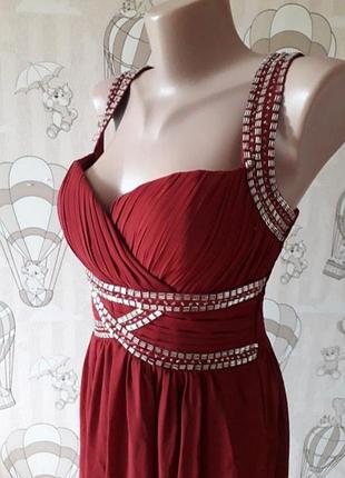 Праздничное длинное платье цвета марсала