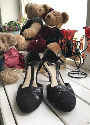 Босоножки в стиле мэри джейн с т ремешком