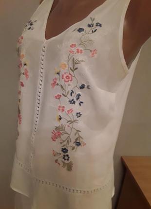Нежная блузка с изысканной вышивкой и кружевом.5 фото