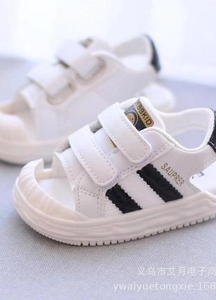 Босоніжки сандалі для малюків