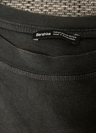 Кроп топ футболка bershka xs вкорочена3 фото