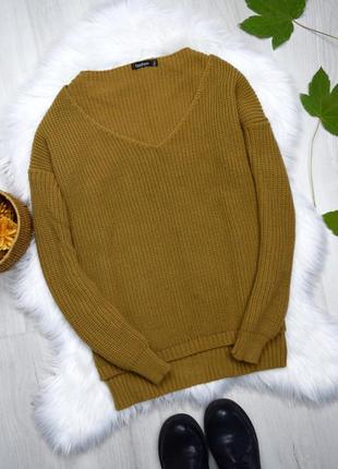 Коричневый оверсайз свитер с большим вырезом на кружевной браллет