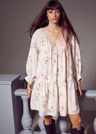 Платье в лавандовые-бежевые цветки от h&m