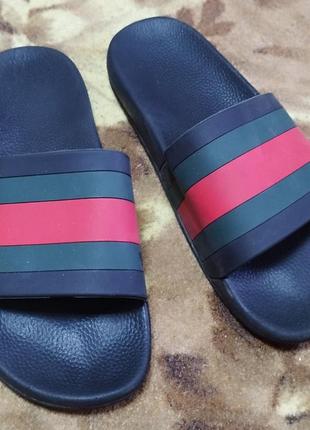 Шльопанці gucci