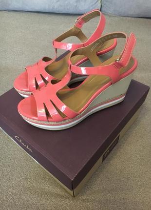 Босоніжки clarks