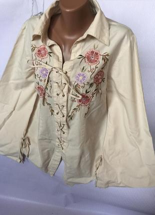 Шикарна сорочка з вишивкою і красивим рукавом