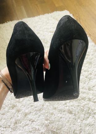 Класичні жіночі замшеві туфлі fabi6 фото