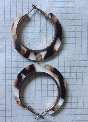 Сережки рідкісні.