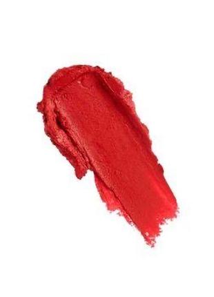 ✔️оригинал красная помада для губ makeup revolution satin kiss lipstick ruby 3,5г5 фото