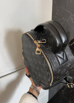 Брендовий жіночий рюкзак в стилі луі віттон louis vuitton. колір чорний з сірим.8 фото
