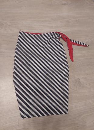 Стрейчевая юбка карандаш в полоску
