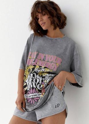 Женская винтажная футболка оверсайз с рисунком