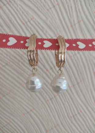 Серьги, нюанс, смотрите больше бижутерии в своих объемах