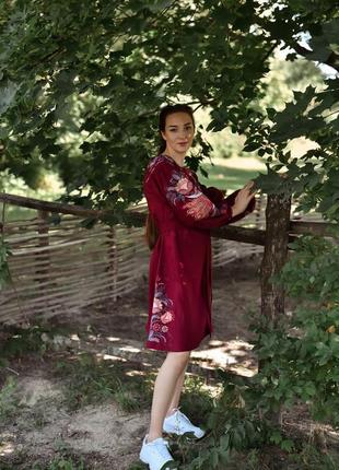 Бордовое платье из льна вышиванка3 фото