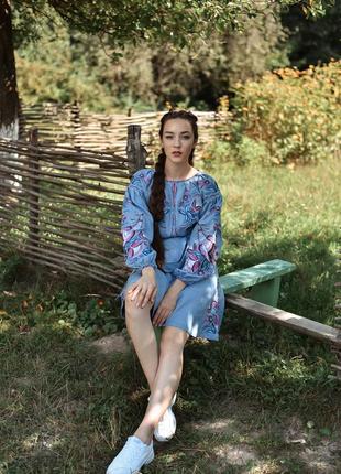 Вышитое платье из льна синяя вышиванка женская льняная 
вишиванка 4610