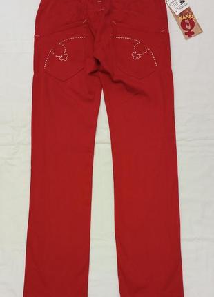 Красные джинсы, размер 36/282 фото