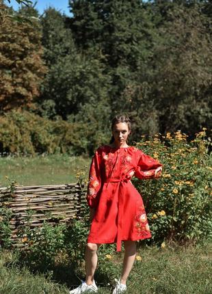Яркое красное платье из льна вышиванка6 фото
