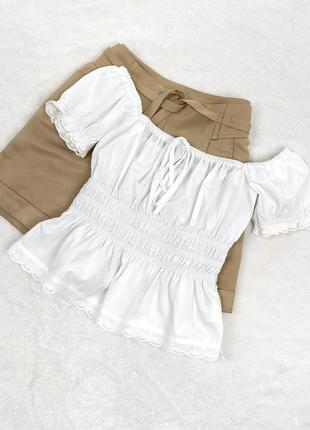 Белый топ блуза