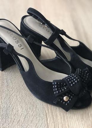 Босоніжки замшеві