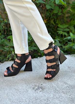 Кожаные босоножки на каблуке на каблуке натуральная кожа